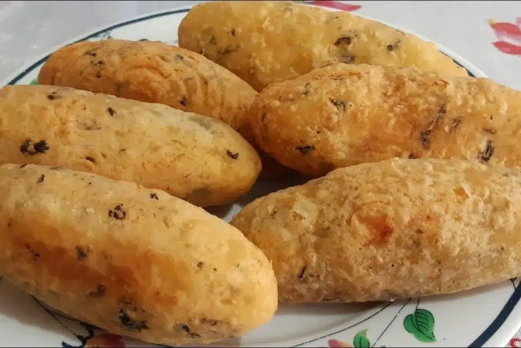 Bolinho de mandioca frito